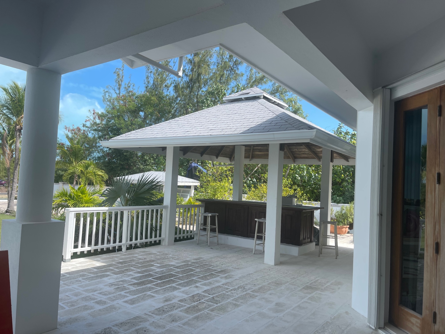 Covered pavilion and terrace, the subject of the perspective study