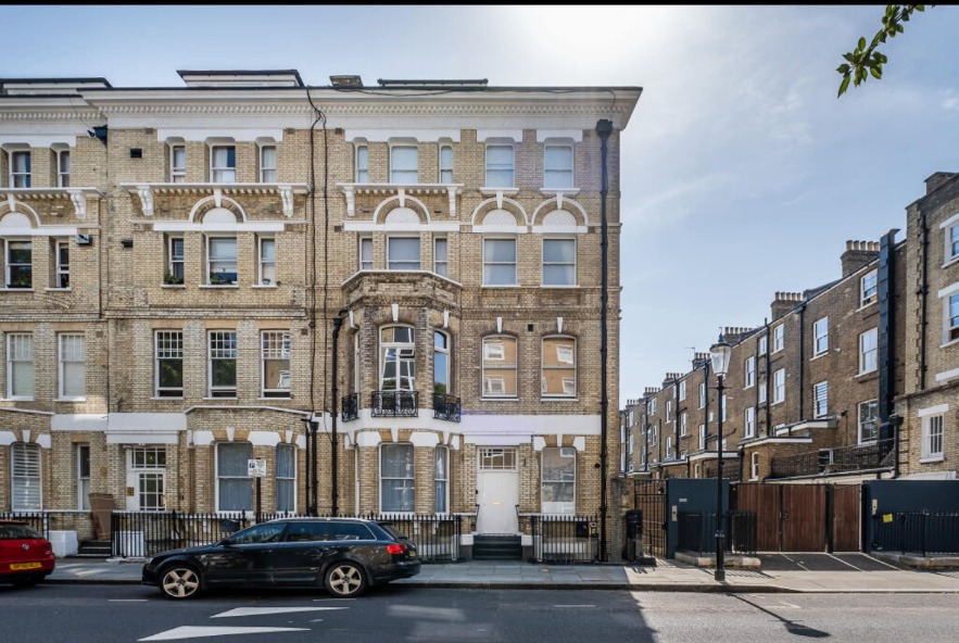 A Victorian mansion block facade in Chelsea